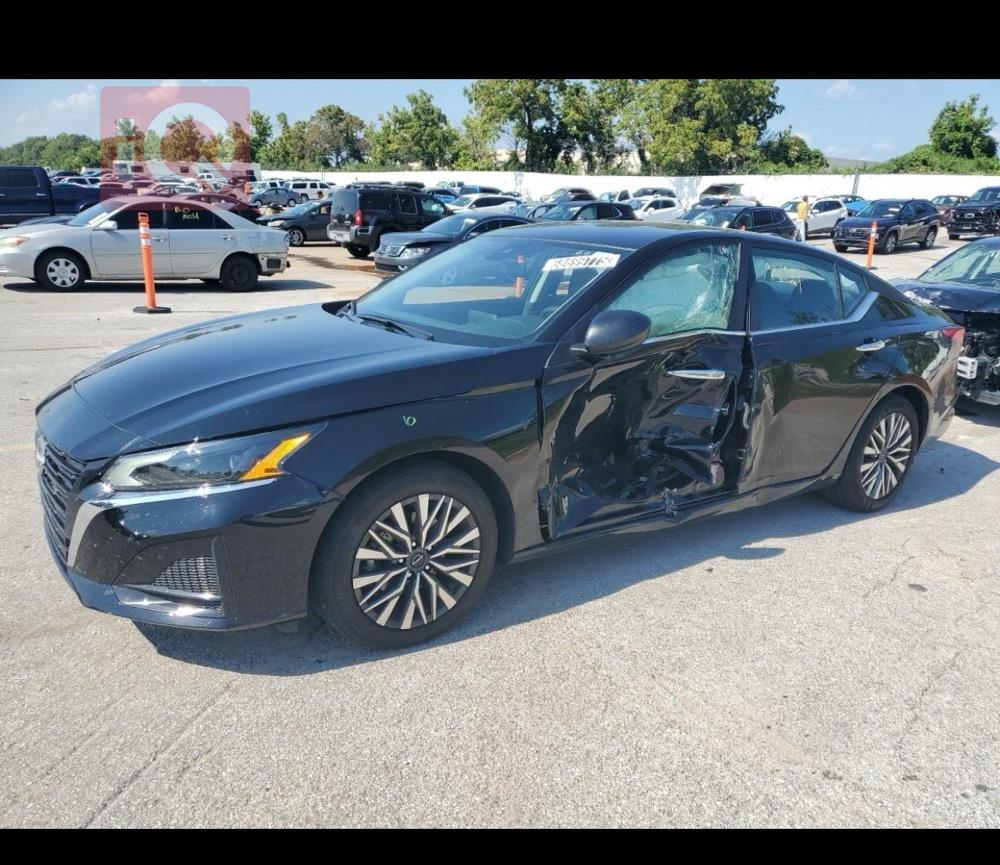 نيسان ألتيما